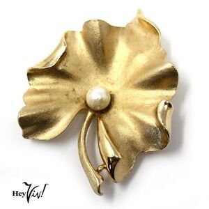 Vintage Signed ART 2" Leaf Pin with Center Pearl in Gold Tone Metal - Hey Viv
